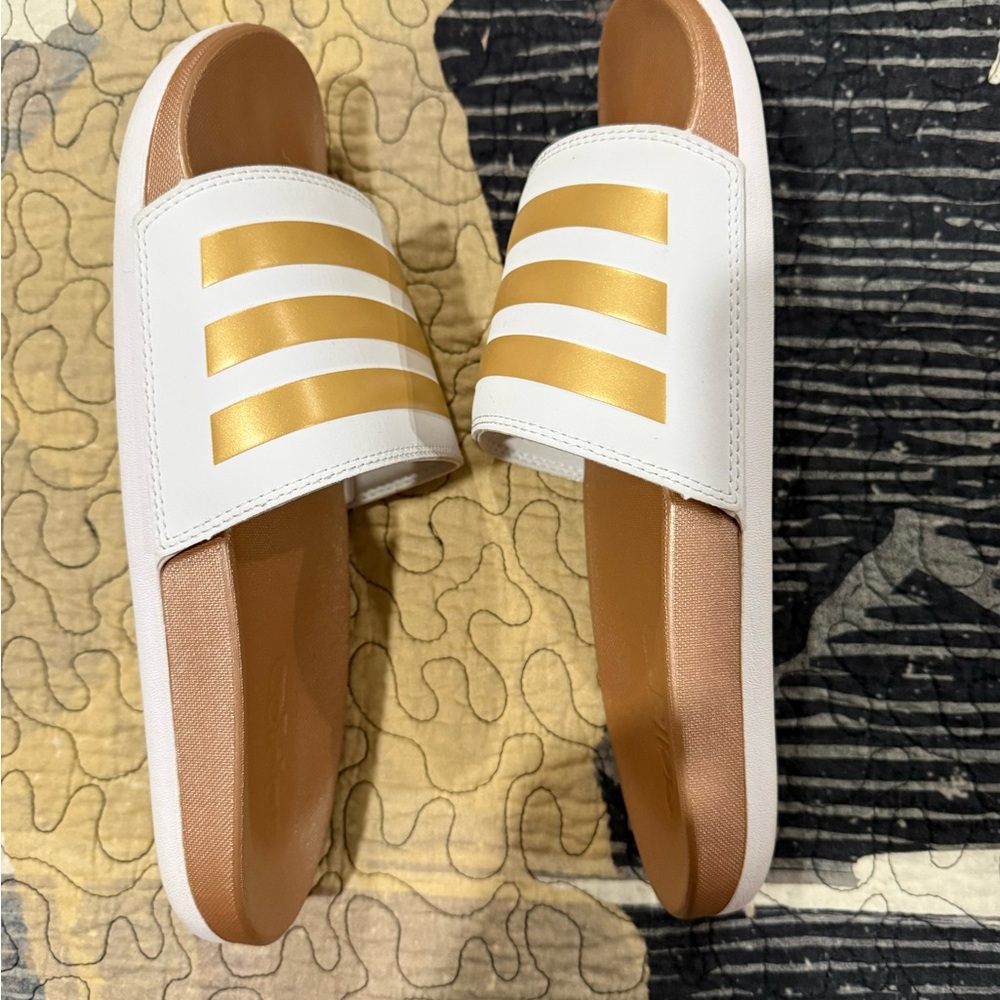 Adidas Adilette comfort slide size US 9 women gold - Picture 3 of 6